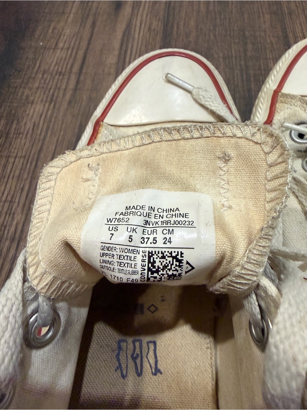 Converse - Picture 3 of 5